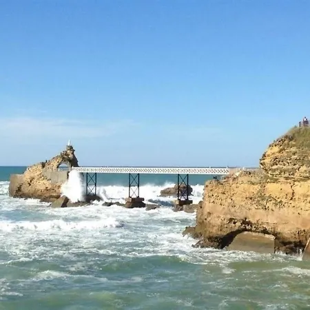 Claudenia : Des Vacances Au Calme A 2km Des Plages Et Du Centre Apartment Biarritz